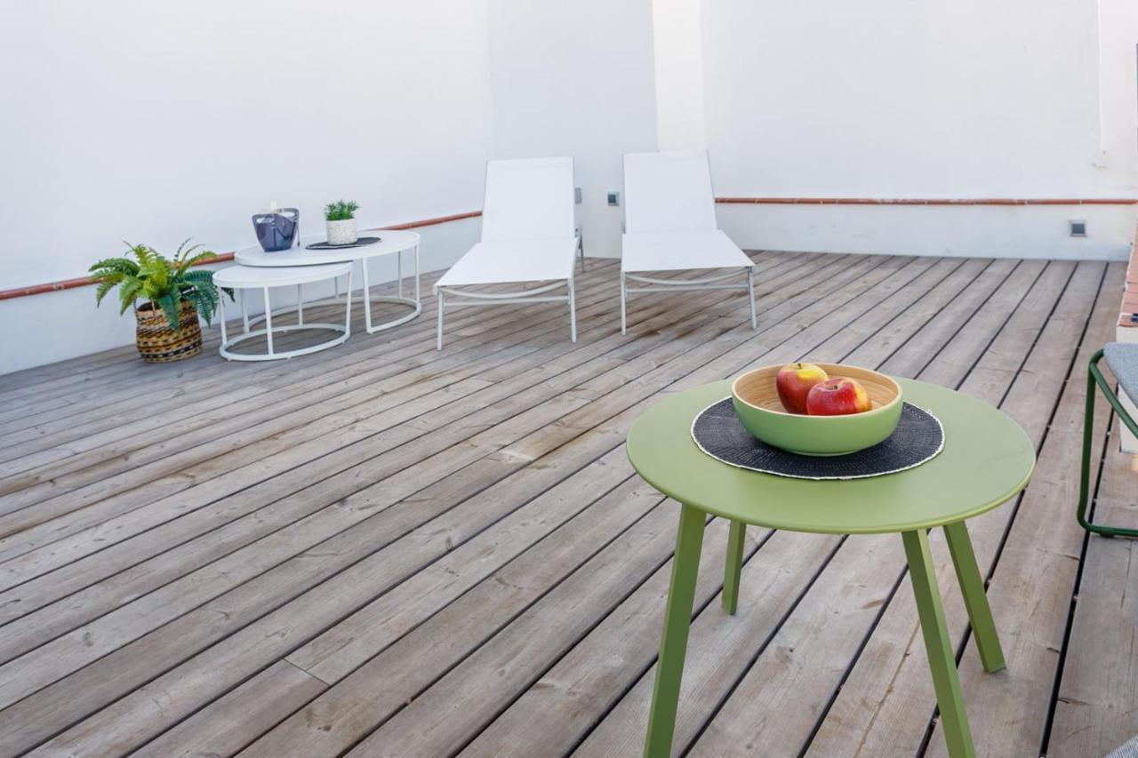 Precioso Atico De Diseno, Gran Terraza De 35 M2 Y De 16 M2 Y Garaje En Pleno Centro Apartamento