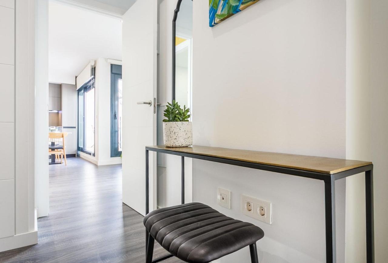 Precioso Atico De Diseno, Gran Terraza De 35 M2 Y De 16 M2 Y Garaje En Pleno Centro * Sevilla